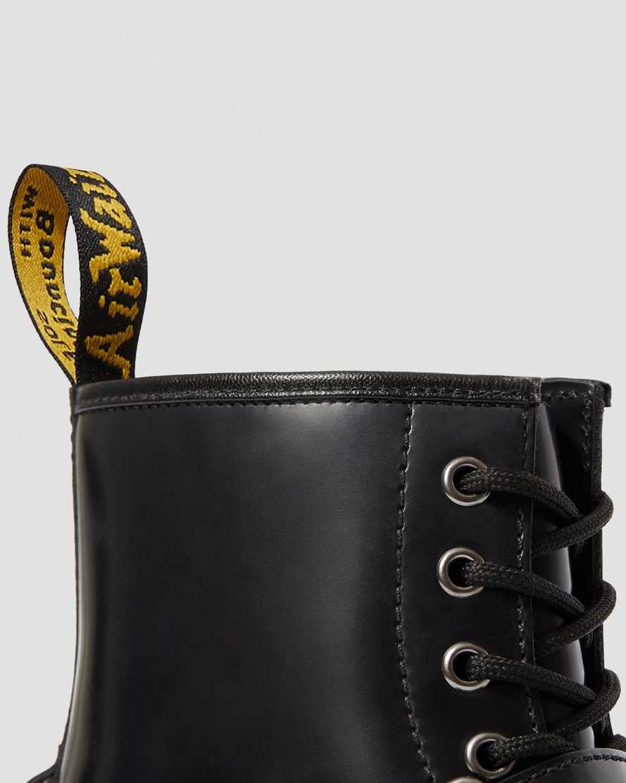 stivali con lacci da uomo dr martens 1460 harness neri